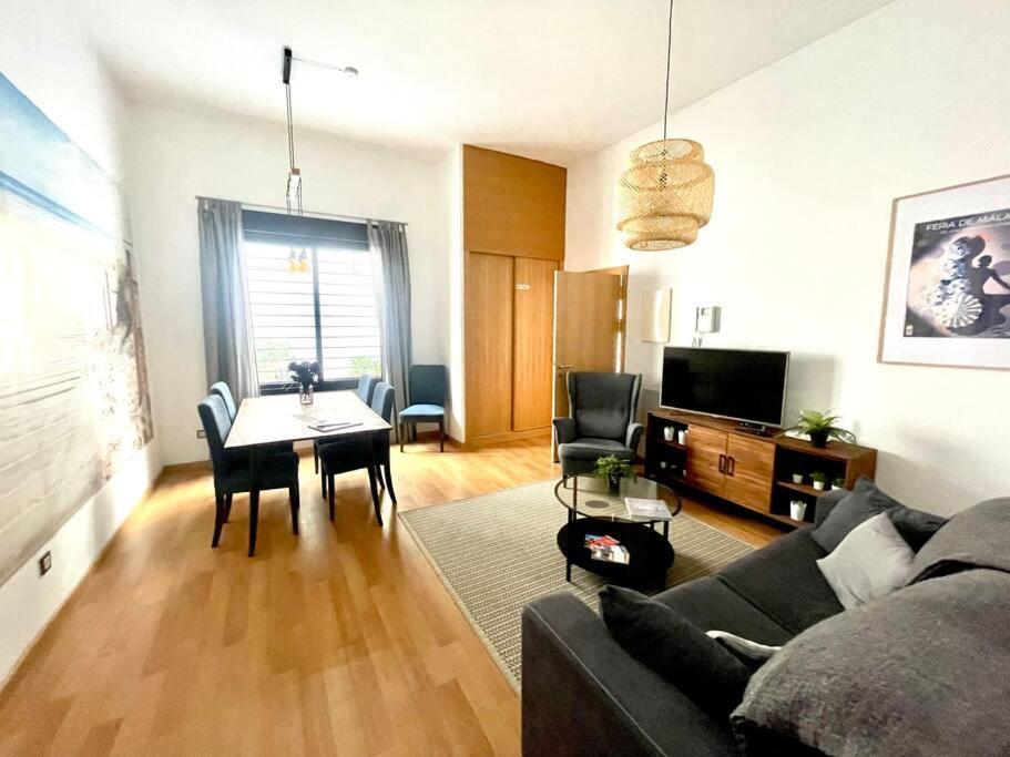 Downtown Jinetes Deluxe With Pool & Free Parking Apartment Malaga Exterior photo
